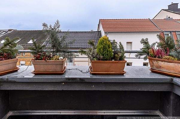 kleiner Balkon DG-Wohnung