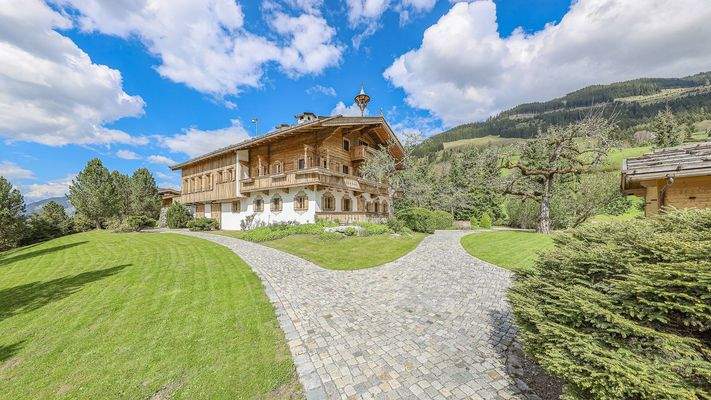 KITZIMMO-Einzigartiges Luxus-Anwesen in Toplage kaufen - Immobilien Kitzbühel.