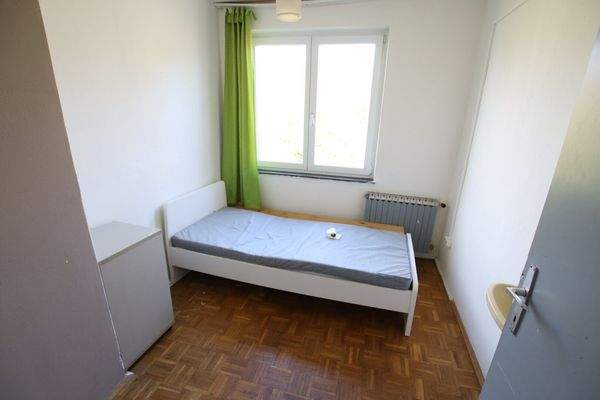 Wohn- und Geschäftshaus in Keutschach-Höflein mit 1.892m² Grundstück und 3 XXL-Garagen Nähe Rauschelesee mit vielen Verwendungsmöglichkeiten!