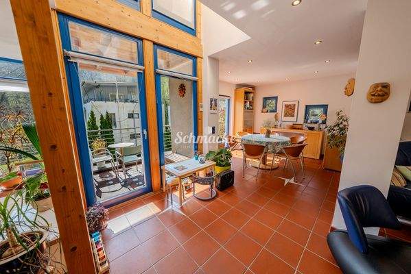 Esszimmer mit Terrassenausgang