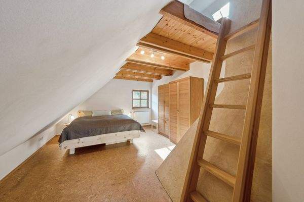Schlafzimmer mit Korkboden