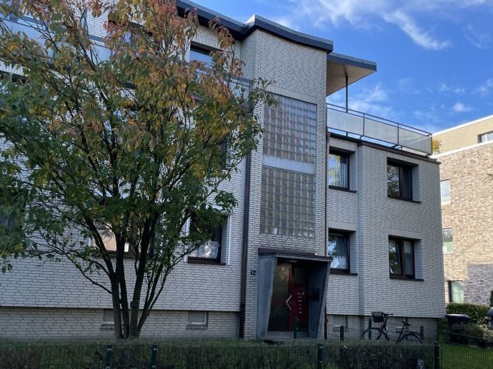 Penthouse im Grünen mit Dachterrasse und 2 TG-Stellplätzen