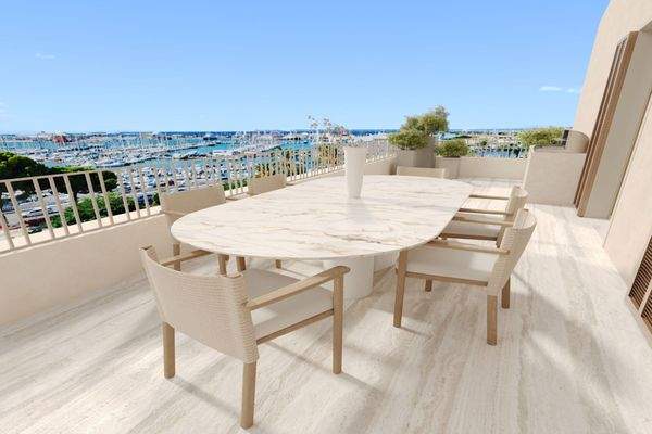 Außenterrasse mit Essbereich