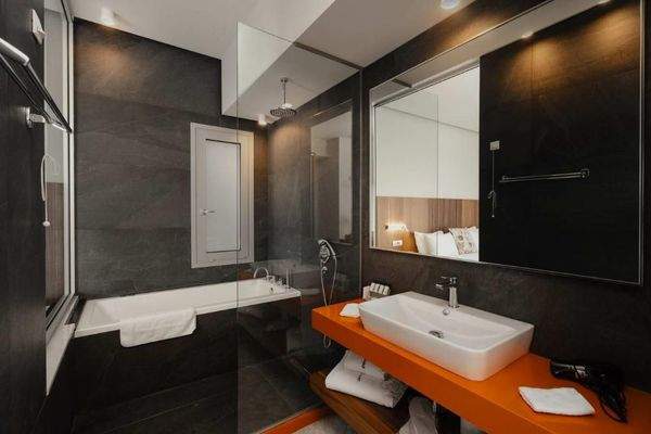 Kreta, Agia Galini: Hotel mit 29 Zimmern zu verkaufen