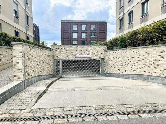 Tiefgarageneinfahrt