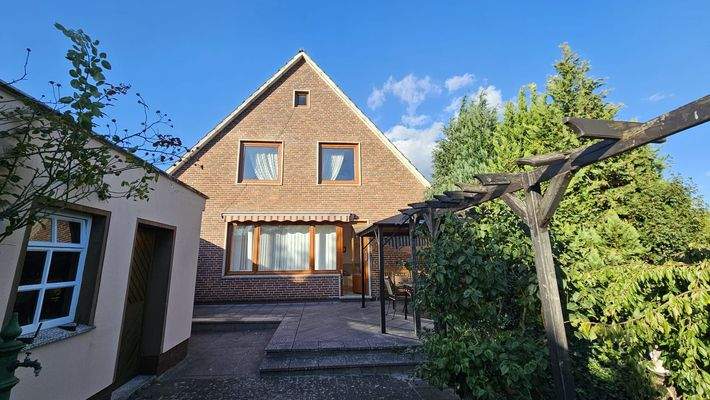 Haus und Terrassenanlage