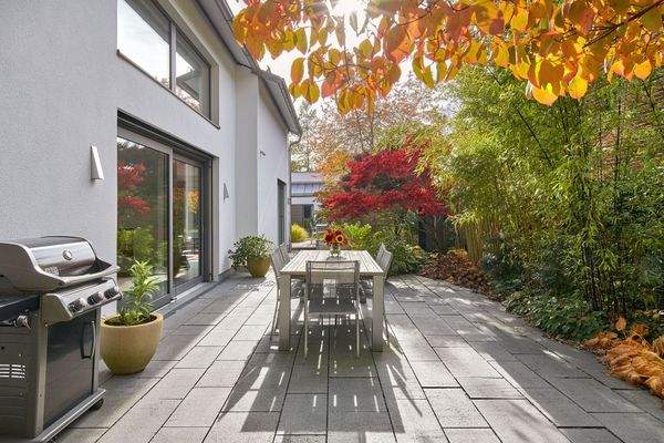 Grill-Terrasse nach Westen