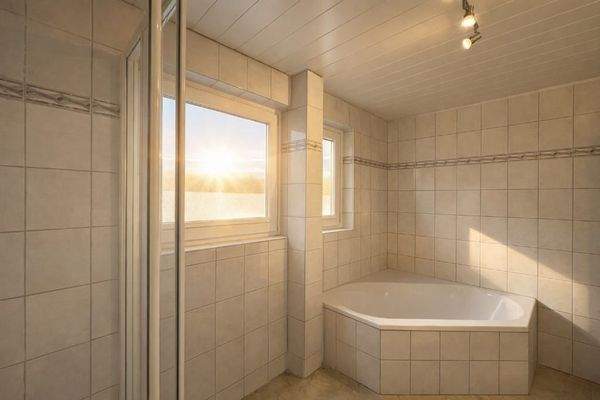 Tageslicht-Badezimmer mit Wanne und Dusche EG