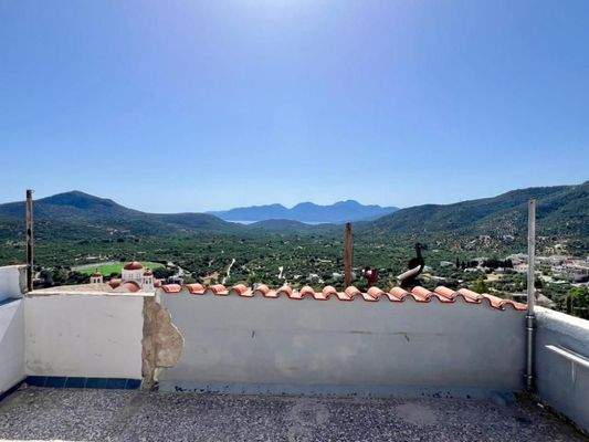 Kreta, Kritsa: Drei-stöckiges Dorfhaus mit zwei Schlafzimmern und schöner Aussicht