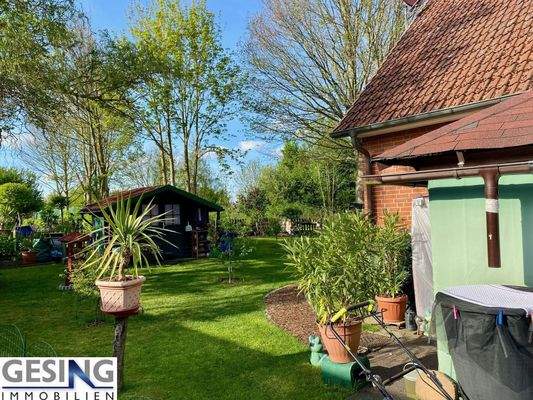 gepflegte Aussenanlagen 