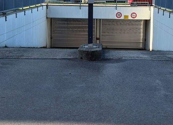 Tiefgarage Einfahrt
