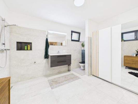 Master Bedroom Badezimmer 2