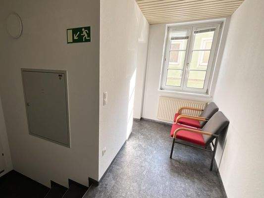 Vermietete Büroflächen Gang OG 1