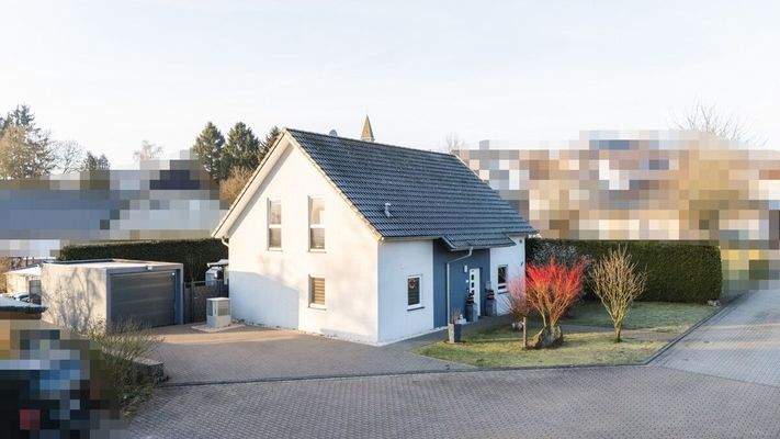 Einfamilienhaus mit Garage
