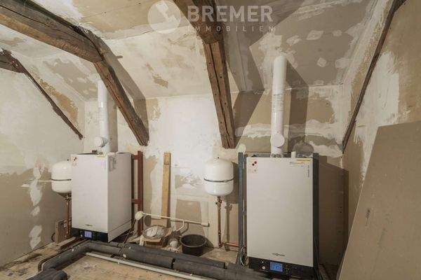 Boden, 4 Gas-Brennwerttherme 