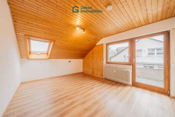 DG Kinderzimmer mit Balkonzugang