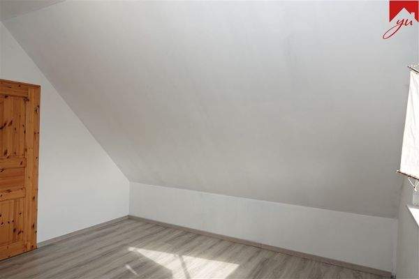 ausgebautes Zimmer im Dachgeschoss Bild II