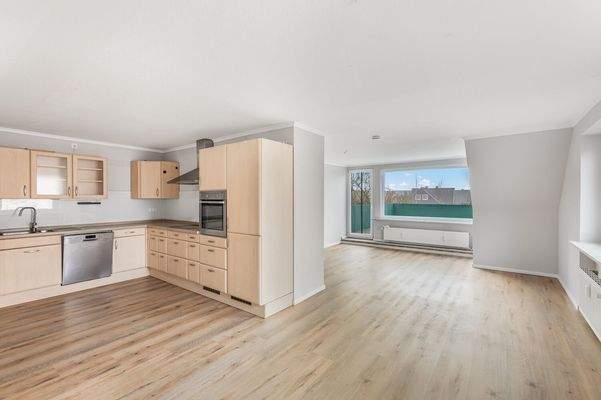 Dachgeschoss - Wohn-/Essbereich mit offener Küche