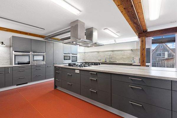 Großer Raum / Eventküche / Umwandlungspotenzial