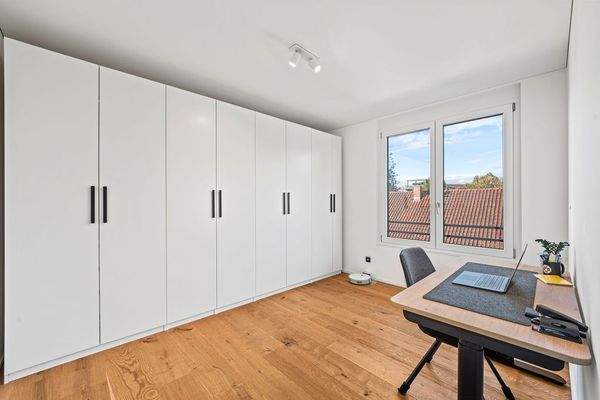 Ankleidezimmer / Büro