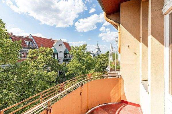 Balkon mit Grünblick