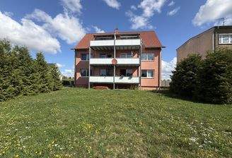 Rückseite des Hauses mit Balkonen