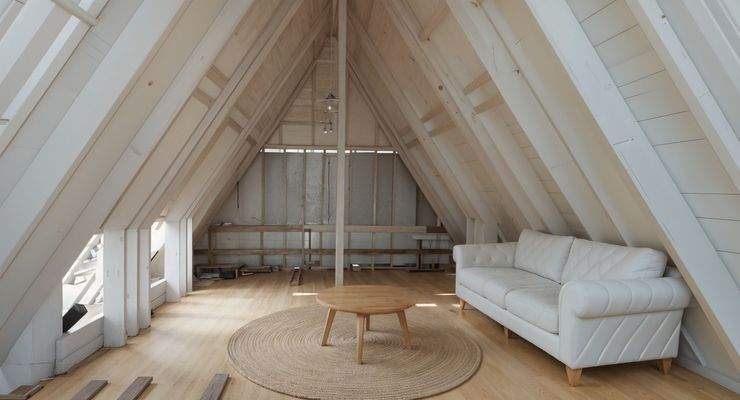 Dach im Rohbau-Wohnzimmer- KI