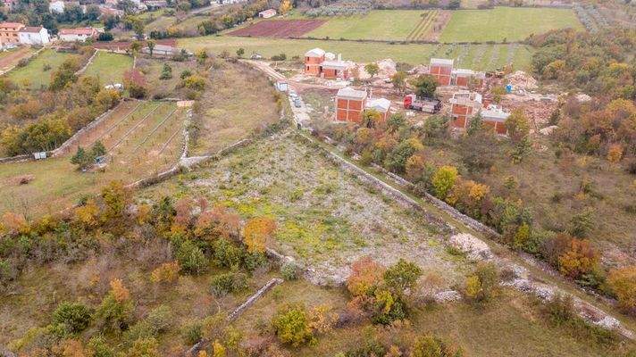 Baugrundstück am Dorfrand für ländliches Wohnen