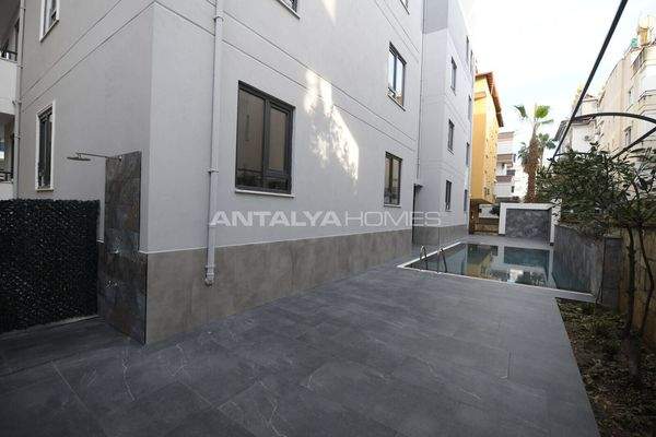 Flats in a Complex with Communal Pool in Alanya