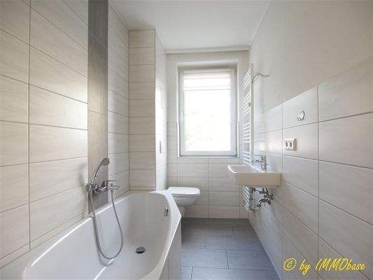 Wohnbeispiel Bad mit Wanne