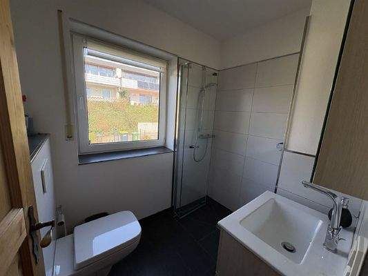 renoviertes Bad im Obergeschoss