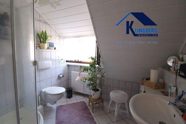 Tageslichtbad mit Dusche