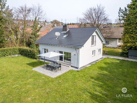 Einfamilienhaus mit Garten