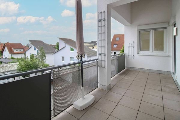 überdachter Balkon