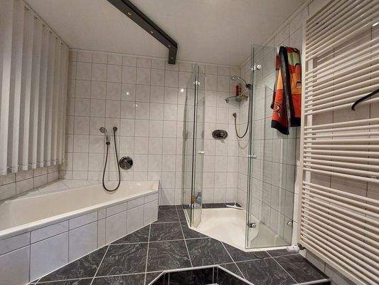 Badezimmer EG