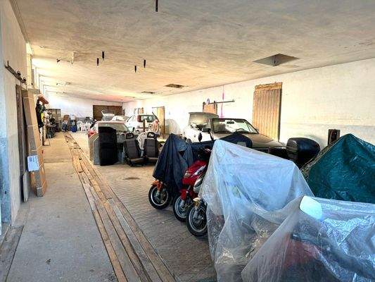 Ehemaliger Kuh- & Pferdestall