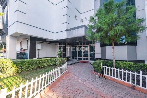 5-Bedroom Duplex Apartment with Shared Pool in Antalya Lara