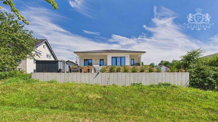 CAM01984G0-PR0511-STILL028