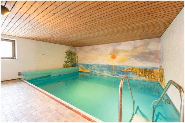 Schwimmbad im Keller