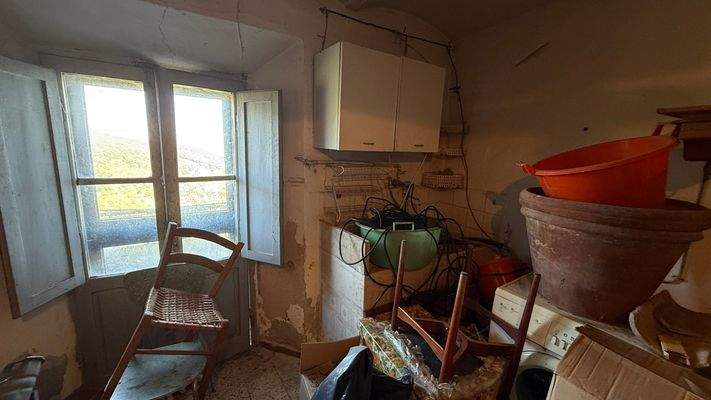 4F9A71DA-0276-4FF7-A000-BD348851CA2D_1_102_a