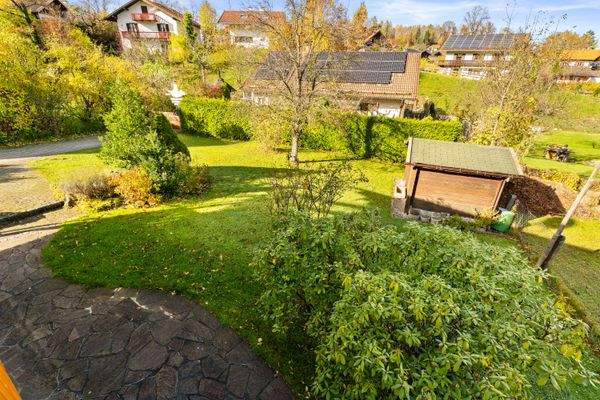 Blick von Balkon (585 m2 Grundstücksfläche)