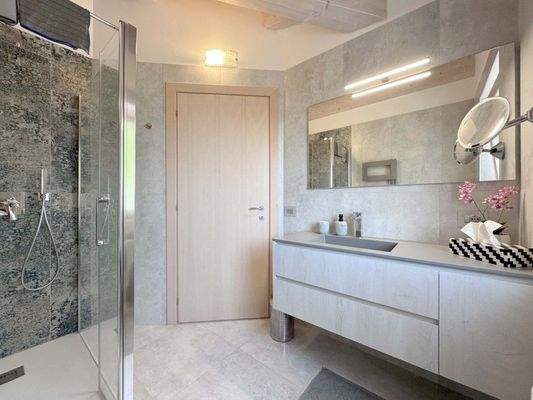 V008-2025_Badezimmer_2v.4