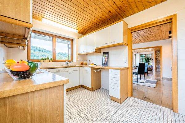 Obergeschoss - abgetrennte Einbauküche mit tollem Blick