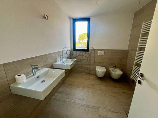 Exklusive Neubauvilla in Lazise – Moderne Eleganz in ruhiger Lage, nur 500 m vom Seeufer