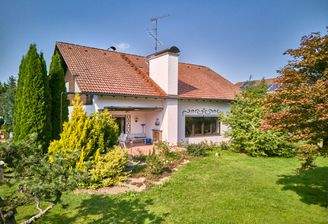 Haus und Grundstück