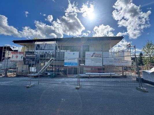 Objektansicht Haustür Strasse