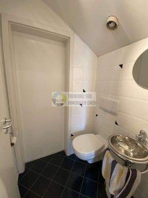 Gast-Toilette im Dachgechoss