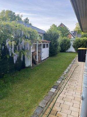 Holz- und Müll Stellplatz