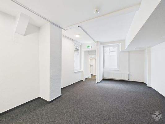 CAM05560G0-PR0017-STILL025