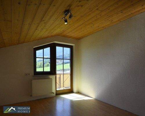 Doppelhaushälfte in Aussichtslage - Zimmer 2 mit Zugang Südwestbalkon